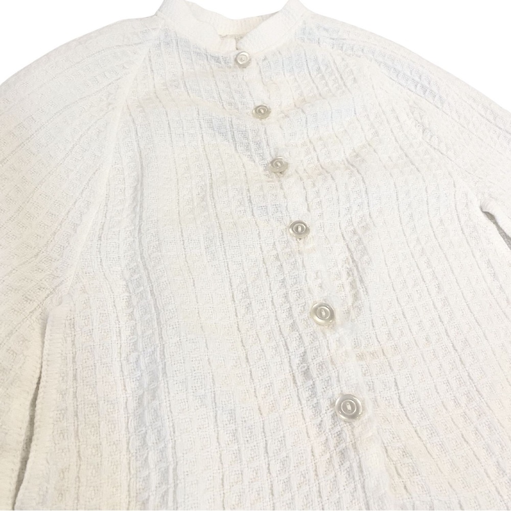 Vintage White Knit Poncho Cape Wedding Fringe Boho Bohemian Hippie Button Up - Picture 4 of 12